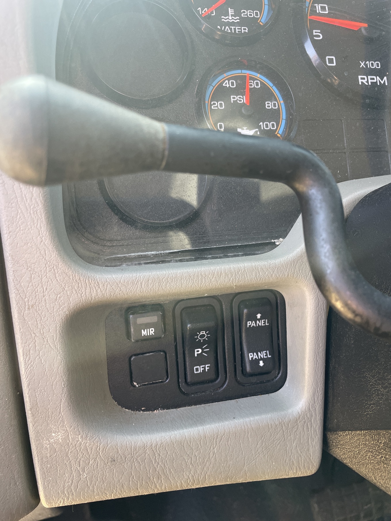 2014 INTERNATIONAL TerraStar 4X4 Crew Cab - Image 9